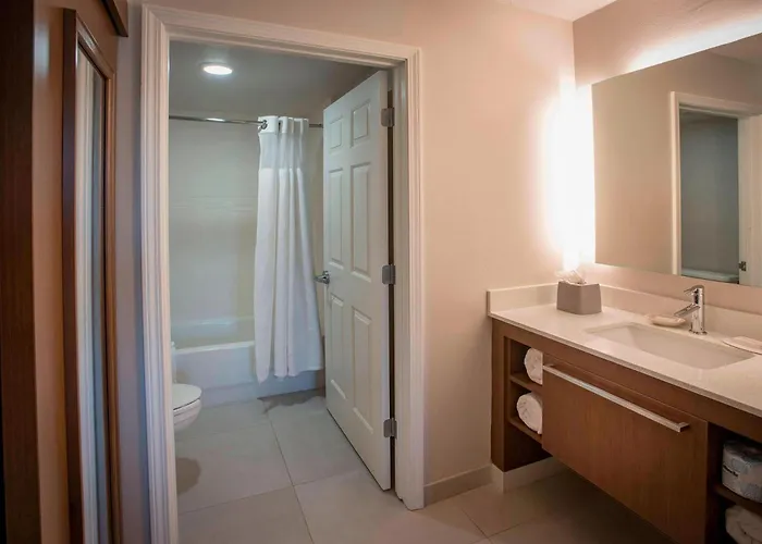By Marriott Downtown 3* Pensacola