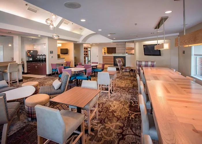Hotel By Marriott Downtown Pensacola