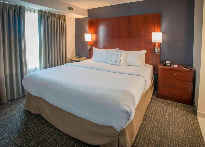Hotel By Marriott Downtown