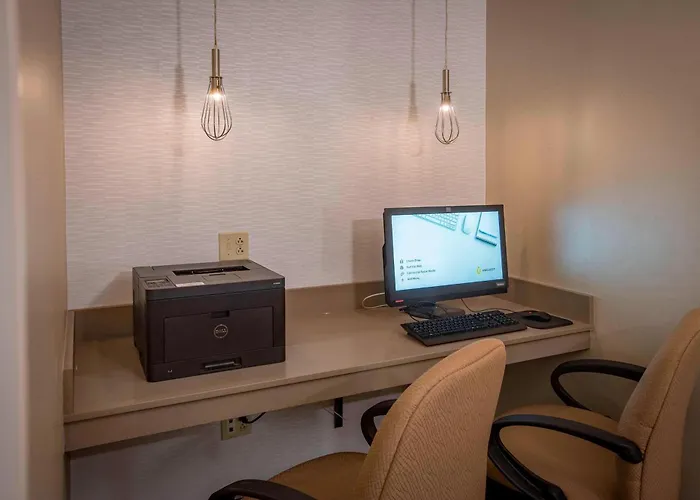 Hotel By Marriott Downtown 3*